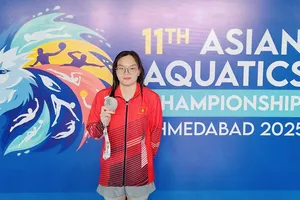 Nguyễn Khả Nhi là gương mặt xuất sắc của bơi lội TPHCM lúc này đóng góp thành tích đáng kể cho đội tuyển bơi Việt Nam. Ảnh: Đội tuyển bơi VN