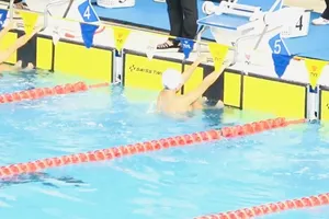  VĐV bơi đã tạm hoãn thi đấu buổi sáng ngày 7-10 và dự kiến trở lại vào chiều tối. Ảnh: MINH MINH