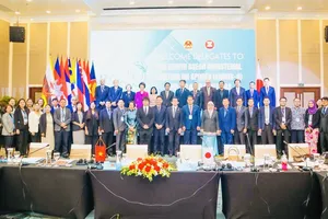 Các đại biểu tham dự phiên làm việc AMMS+Japan 5. Ảnh: LƯỢNG LƯỢNG