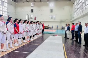 Đoàn làm việc của Cục TDTT Việt Nam đã gặp mặt các tuyển thủ quốc gia đang tập luyện tại Bắc Ninh. Ảnh: MINH MINH