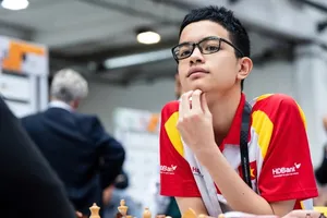 Kỳ thủ Bành Gia Huy đã có mặt tại Ấn Độ bước vào tranh tài World Cup 2025. Ảnh: FIDE