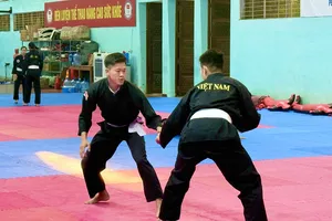 Võ sĩ Nguyễn Tấn Sang tập luyện chuẩn bị cho SEA Games 33-2025. Ảnh: MINH CHIẾN