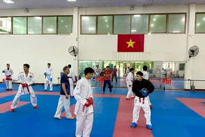 Đội tuyển karate Việt Nam đang tập luyện chuẩn bị SEA Games 33-2025. Ảnh: MINH CHIẾN