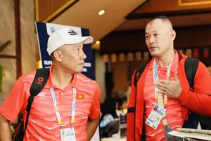 HLV Nguyễn Tuấn Kiệt sẽ có sự chuẩn bị tốt nhất để cầu thủ bắt đầu tranh tài ngày 10-12. Ảnh: DŨNG PHƯƠNG