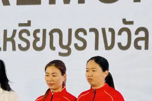 2 bi thủ Việt Nam giành HCV nội dung đôi nữ. Ảnh: ĐOÀN TTVN