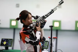 Lê Thị Mộng Tuyền đã giành HCĐ cá nhân bài bắn 10m súng trường hơi nữ. Ảnh: DŨNG PHƯƠNG