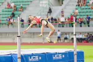 Bùi Thị Kim Anh đã có pha nhảy hiệu quả để giành HCV tại SEA Games 33-2025. Ảnh: DŨNG PHƯƠNG