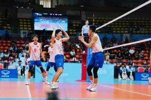 Đội tuyển bóng chuyền nam Việt Nam đã có cơ hội giành được chiến thắng nhưng chưa thành công. Ảnh: DŨNG PHƯƠNG