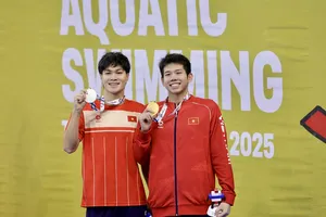 Trần Hưng Nguyên và Nguyễn Quang Thuấn là 2 tuyển thủ tiêu biểu của đội tuyển bơi Việt Nam tại SEA Games 33-2025. Ảnh: DŨNG PHƯƠNG