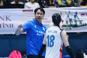 Chuyên gia Kittipong sẽ không tham gia chuyên môn trong ban huấn luyện đội nữ Hà Nội ở mùa giải 2026. Ảnh: VFV