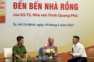 Ra mắt ấn phẩm “Từ Làng Sen đến Bến Nhà Rồng”