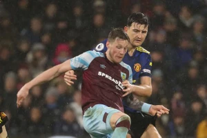 Weghorst từng làm khổ Harry Maguire trong trận thua của Man United trước Burnley