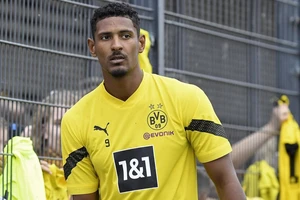 Dortmund sẽ vắng Haller một thời gian