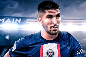 Carlos Soler gia nhập PSG