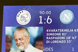 Chủ tịch De Laurentiis "xát muối" Ajax sau trận thua thảm