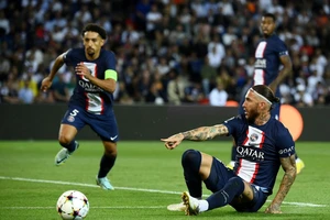 Marquinhos và Sergio Ramos trong trận thắng tại Israel