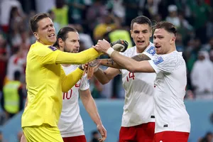Szczesny chung vui cùng đồng đội
