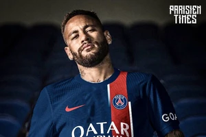 Neymar mặc trang phục mới của PSG