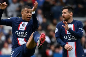 Mbappe và Messi gây thất vọng trước Lorient