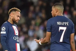 Neymar không quan tâm tương lai của Mbappe