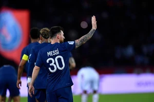 Messi vẫn còn "ám" PSG