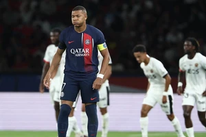 Mbappe lập cú đúp, PSG vẫn trắng tay trước Nice