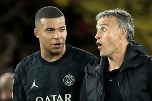 Luis Enrique nổi giận với Mbappe và các đồng đội