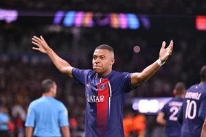 Mbappe lên tiếng về tương lai khiến PSG "mừng thầm"