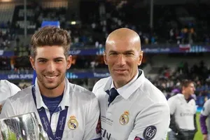 Luca Zidane bên cạnh cha, Zinedine Zidane