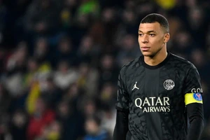 Mbappe nói gì sau khi bị PSG "trừng phạt"?