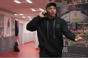 Mbappe sẵn sàng trở lại... ghế dự bị 