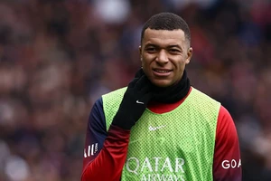 Mbappe mờ nhạt trong ngày PSG thiếu sức sống trước Reims