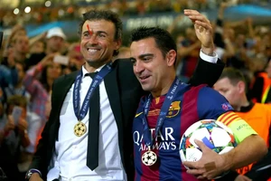 Luis Enrique cùng học trò Xavi vô địch Champions League cách đây gần một thập kỷ