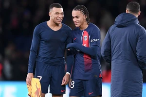 Anh em nhà Mbappe đều sẽ rời PSG?