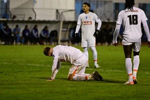 Montpellier thảm bại 0-4 trên sân "nhược tiểu" Le Puy Foot 43