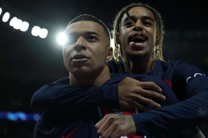 Bradley Barcola đang kế thừa vai trò chủ lực của PSG mà Kylian Mbappe để lại