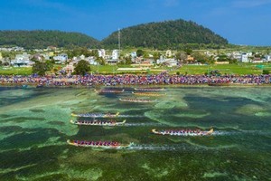 Tu Linh boat racing festival in Ly Son features national ritual, culture