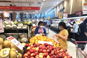 Supermarkets offer discount of up to 50 percent for many products