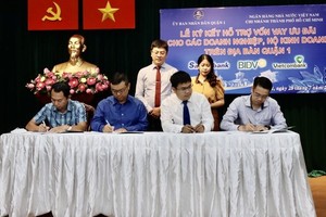 102 enterprises, business households in District 1 receive preferential loans