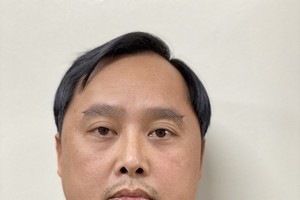 Louis Holdings Chairman proposed to be prosecuted for stock manipulation