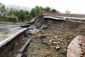 Traffic to La Lay International Border Gate interrupted due to severe landslides