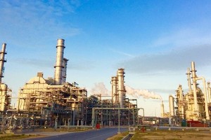 Ministry asks oil refineries to expand capacity, fuel traders to increase import