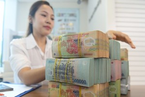 Bank deposits increase again