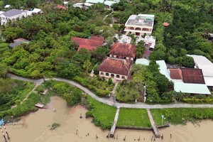 Dong Hoa Hiep ancient house village with unique architecture