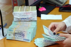 Banks strive to resolve obstacles, support enterprises access capital