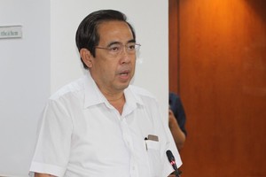 HCMC removes hindrances to work permit issuance for foreigners