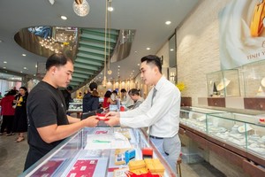 Gold drops to near VND67 million per tael