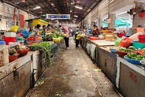 Traditional markets deserted, degraded