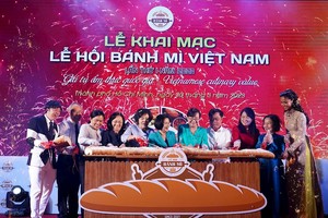 The first Banh mi Festival commences