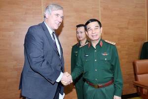 Defense Minister receives US Congress delegation